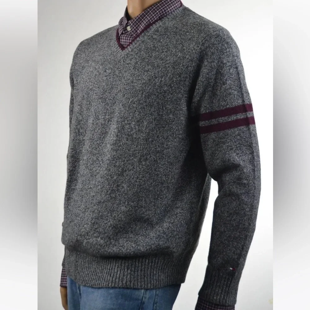 TOMMY HILFIGER V Neck Lambswool Sweater Gray Marled Burgundy Stripes L Large $70